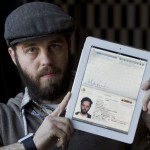 Canada: un uomo dimentica il passaporto ed usa l’iPad al suo posto