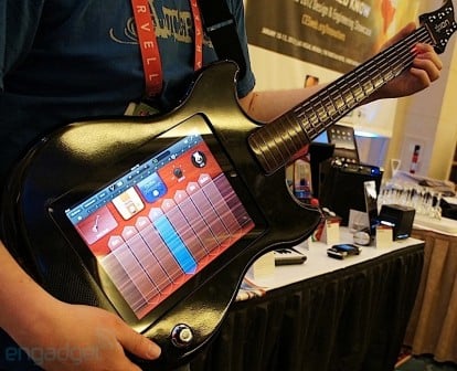 Guitar Apprentice: trasforma l’iPad in una chitarra [CES 2012]