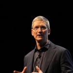 Tim Cook definisce Facebook un amico presso la conferenza con gli azionisti della compagnia