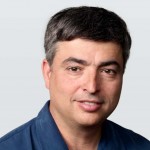 Eddy Cue sull’agency model: “non possiamo trattare libri e riviste diversamente da come trattiamo FarmVille”
