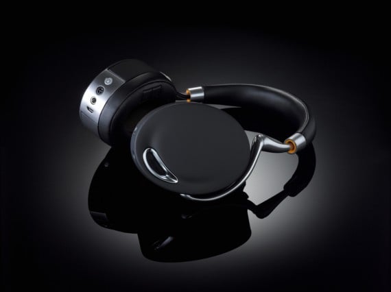 Parrot Zik, nuove cuffie per iPad piene di tecnologia