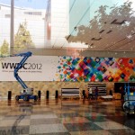 Apple allestisce la parte interna del Moscone Center con i banner di presentazione del WWDC 2012 [AGGIORNATO]