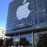Il logo di Apple appare finalmente sulla facciata del Moscone West
