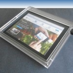 Un dock per iPad che consente di utilizzare il lettore di carte di credito Square