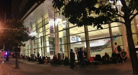 Si inizia già a creare la coda fuori dal Moscone West per il WWDC