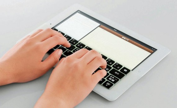 In Giappone vendono la tastiera in silicone che si applica all’iPad