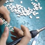 Ecco come viene assemblato un cavo Lightning