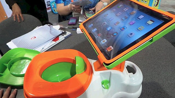 CES 2013: iPotty, probabilmente l’accessorio per iPad più “folle” mai realizzato