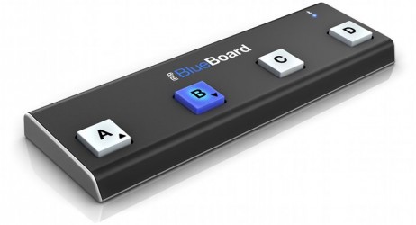 IK Multimedia presenta speaker e pedaliera per musicisti