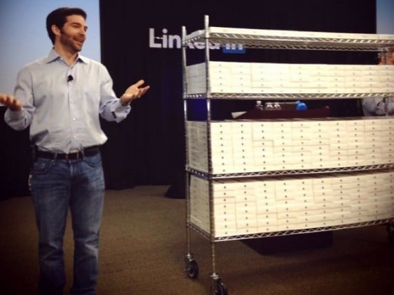 Il CEO di LinkedIn offre 3500 iPad mini ai propri dipendenti