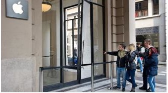 Rapinato l’Apple Store di Torino