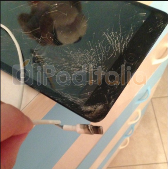 Un iPad mini esplode durante la ricarica