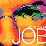 Ashton Kutcher mostrato in versione technicolor sul poster promozionale di “Jobs”