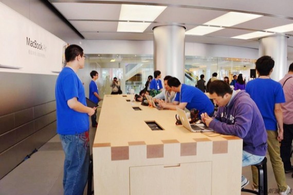 Apple Store di Pechino e lo strano fenomeno dei bagarini