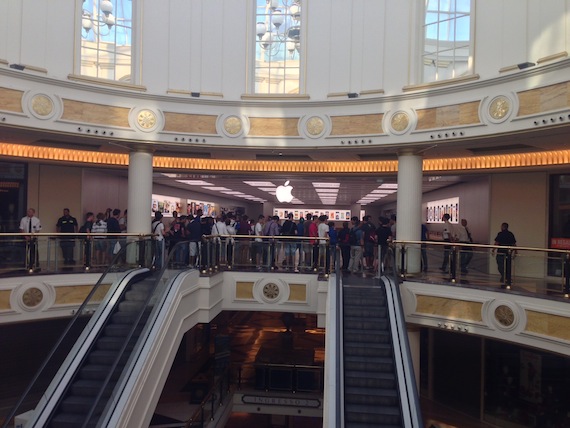 Apple Store Euroma2 apre ufficialmente i battenti