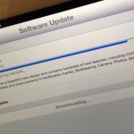 Il download di iOS 7 parte in automatico, e gli utenti si lamentano