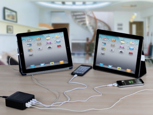 Il caricabatterie a 4 porte USB RAVPower in offerta a 19,99€!