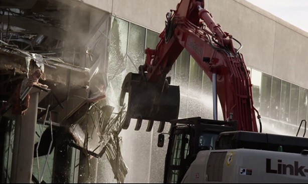 Nuovo campus Apple: un video mostra la demolizione di un edificio
