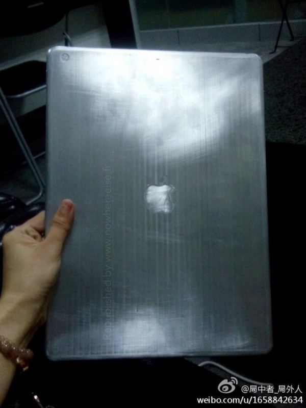 iPad Pro da 12.9 pollici si mostra in un Mockup su Weibo