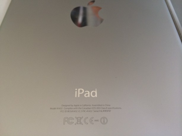 Marchi digitali sul retro dell’iPad?