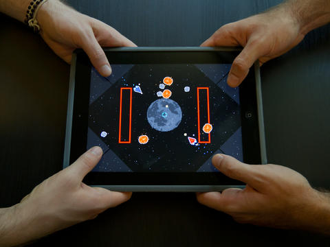 Astro Duel, duelli e battaglie multiplayer sullo stesso iPad