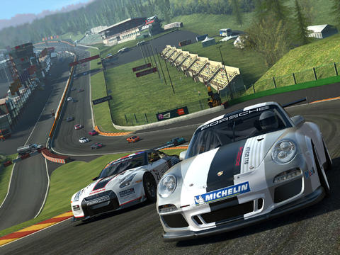 Real Racing 3 rende omaggio all’Italia