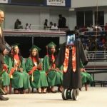 iPad con struttura robotica aiuta una ragazza in ospedale