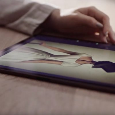 Apple mostra come con iPad Pro si disegnano i poster delle serie TV
