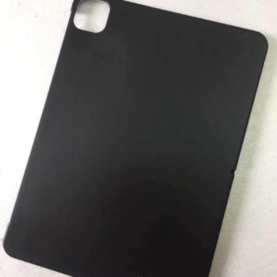 Primi case di iPad Pro 2020 confermano il design della fotocamera