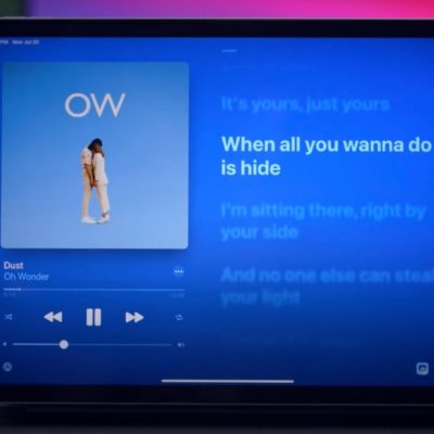 Come attivare i testi dele canzoni a schermo intero su iPad