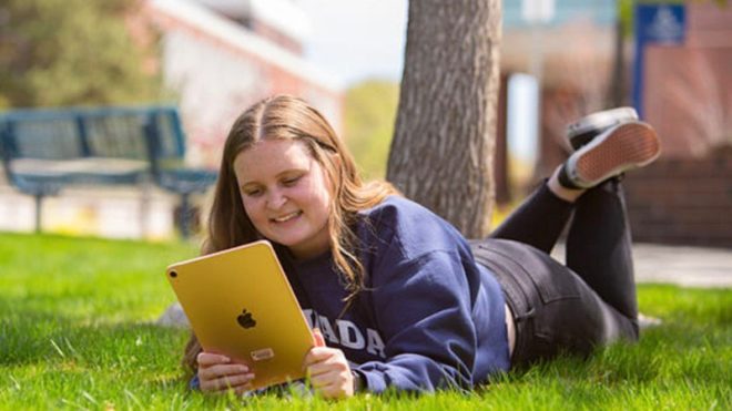 Apple collabora con l’Università del Nevada per regalare iPad Air alle matricole