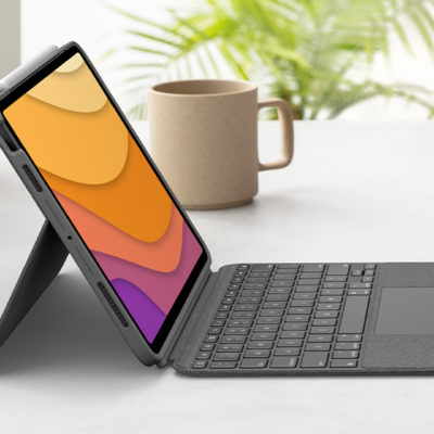 Logitech Combo Touch ora disponibile per iPad Air di quarta generazione